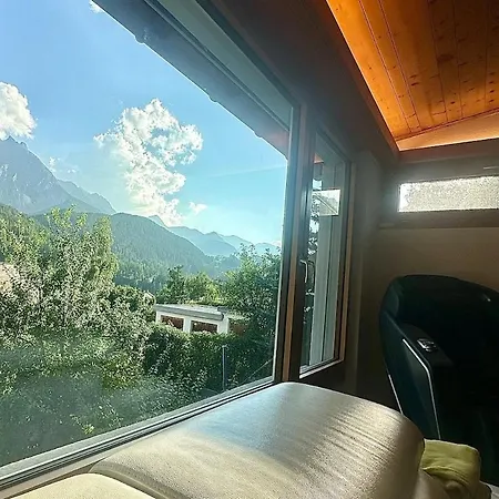 Blick Schloss Tarasp - Arventraum Mit Gartenspa Apartment Scuol