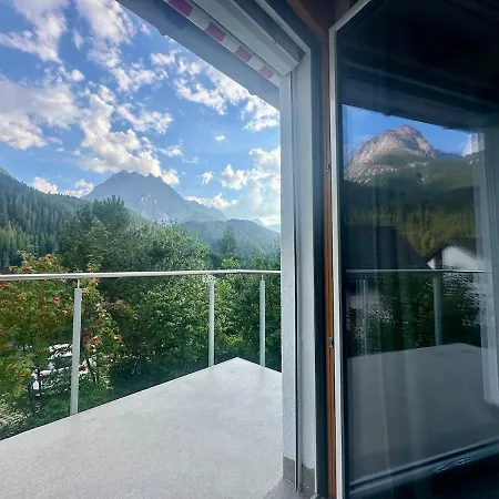 Blick Schloss Tarasp - Arventraum Mit Gartenspa Scuol