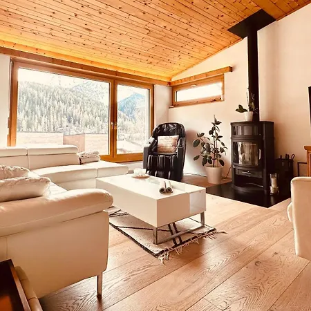 Blick Schloss Tarasp - Arventraum Mit Gartenspa Apartment Scuol