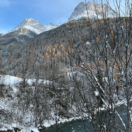 Blick Schloss Tarasp - Arventraum Mit Gartenspa *