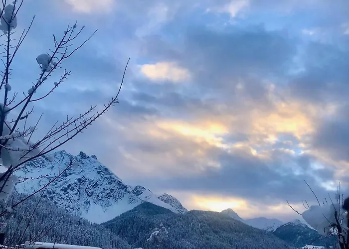 Blick Schloss Tarasp - Arventraum Mit Gartenspa *