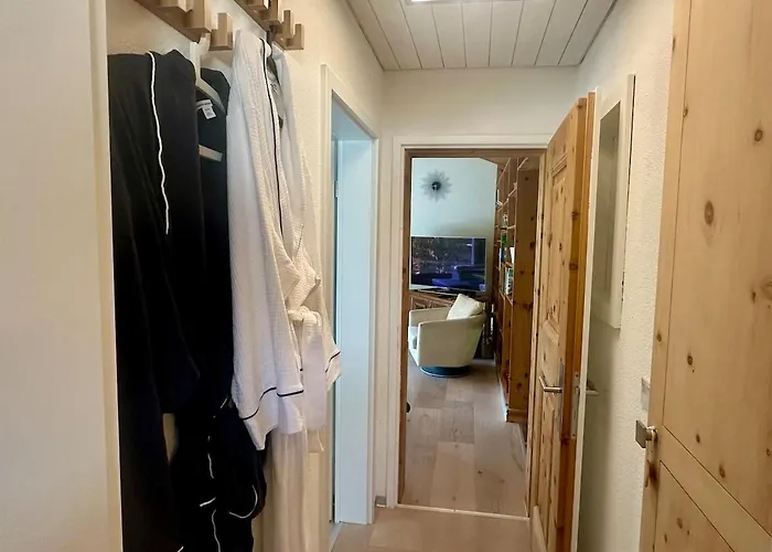 Blick Schloss Tarasp - Arventraum Mit Gartenspa