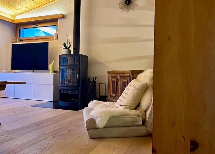 Blick Schloss Tarasp - Arventraum Mit Gartenspa * Scuol