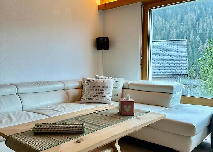 Blick Schloss Tarasp - Arventraum Mit Gartenspa * Scuol