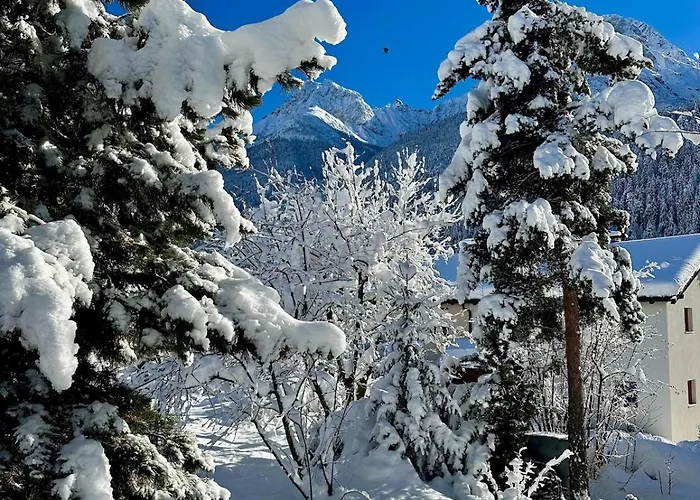 Blick Schloss Tarasp - Arventraum Mit Gartenspa Apartmán *