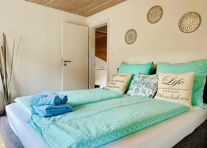 Blick Schloss Tarasp - Arventraum Mit Gartenspa Scuol