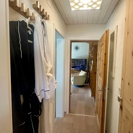 Blick Schloss Tarasp - Arventraum Mit Gartenspa