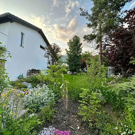 アパート Blick Schloss Tarasp - Arventraum Mit Gartenspa シュクオル