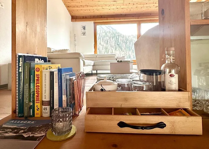 Blick Schloss Tarasp - Arventraum Mit Gartenspa סקואול